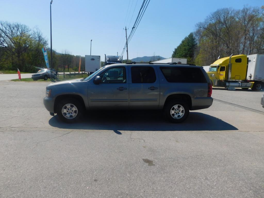 2009 Chevrolet Suburban's photo