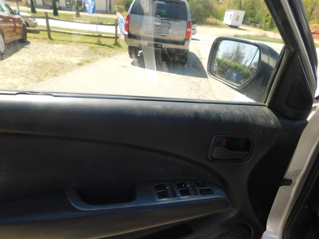 2003 Mitsubishi Outlander LS - Photo 9