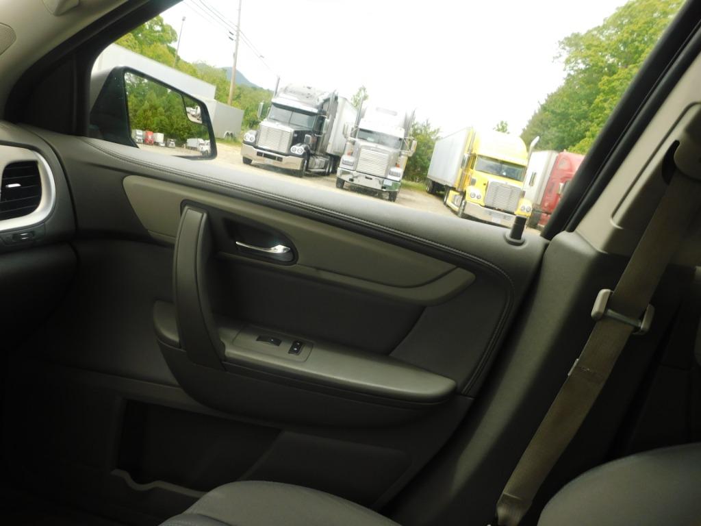 2014 Chevrolet Traverse LS - Photo 21