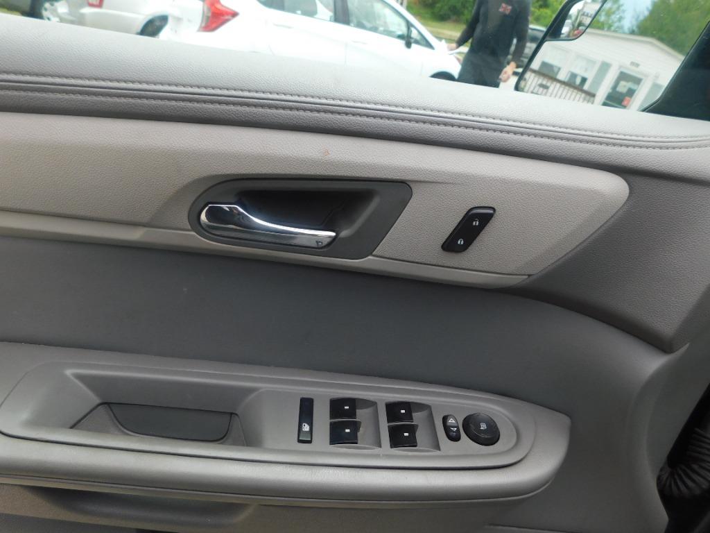 2014 Chevrolet Traverse LS - Photo 11