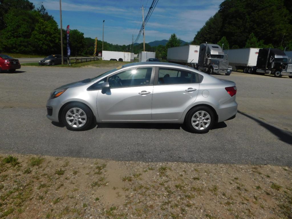 2016 Kia Rio LX AT's photo