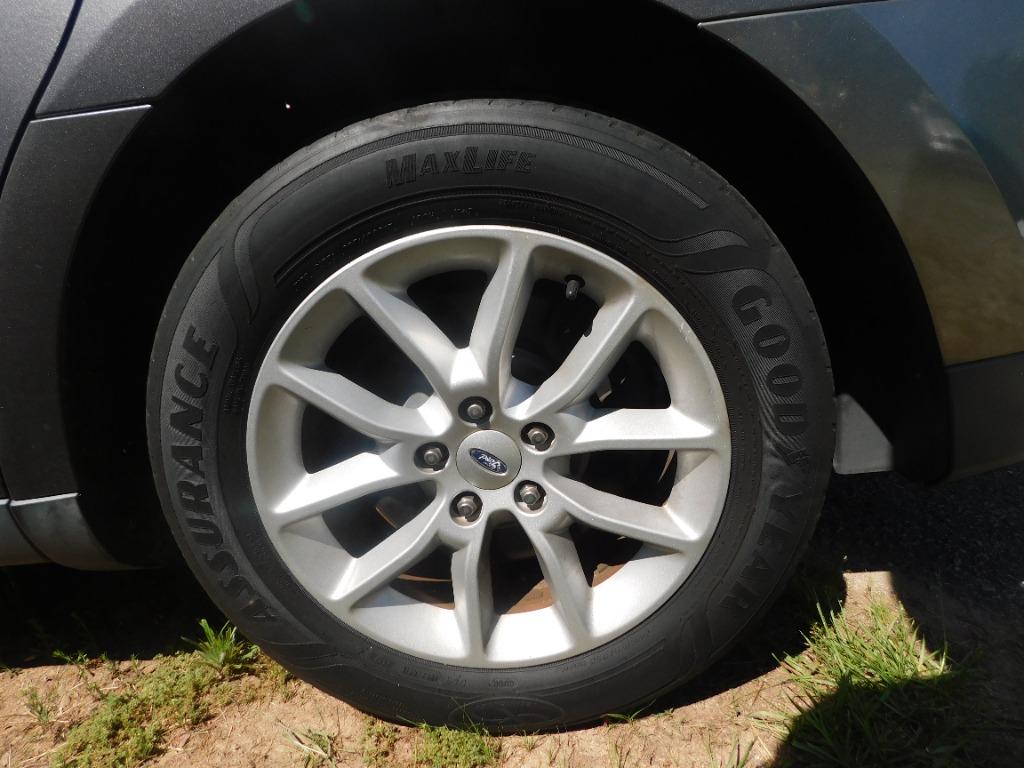 2013 Ford Taurus SE - Photo 19