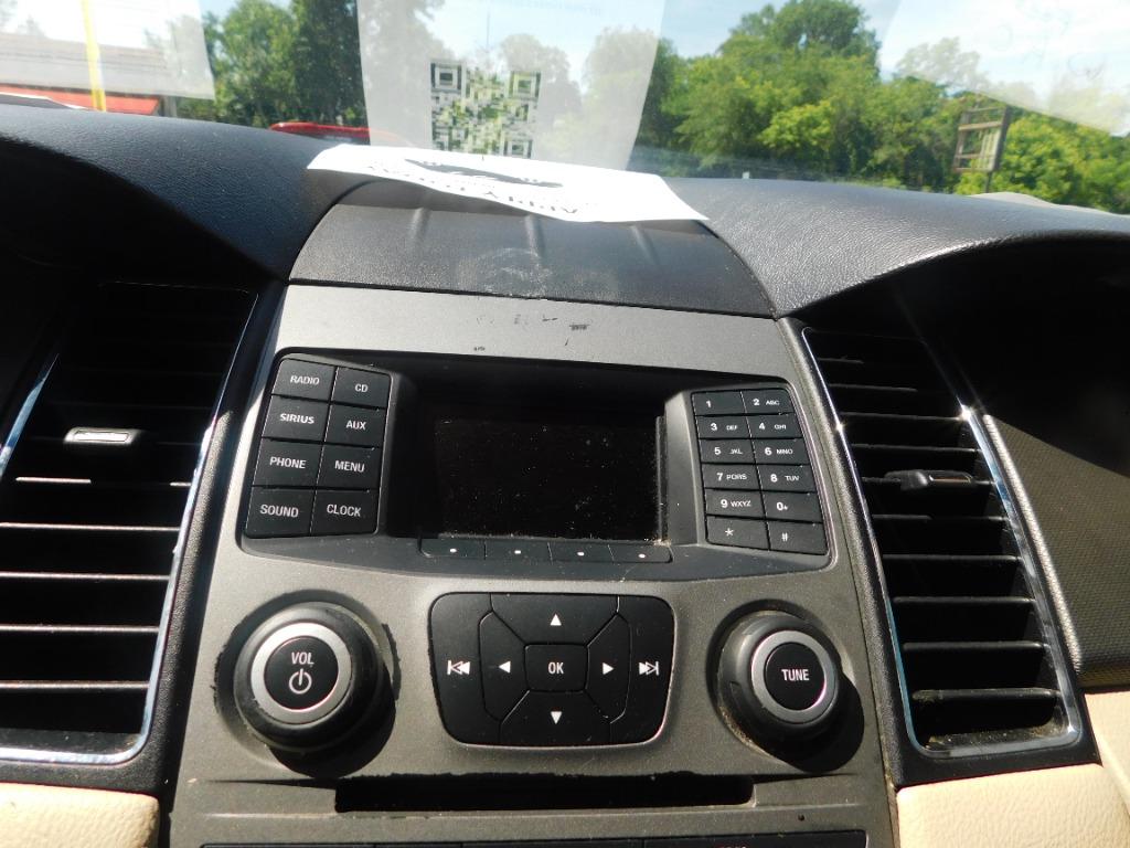 2013 Ford Taurus SE - Photo 15