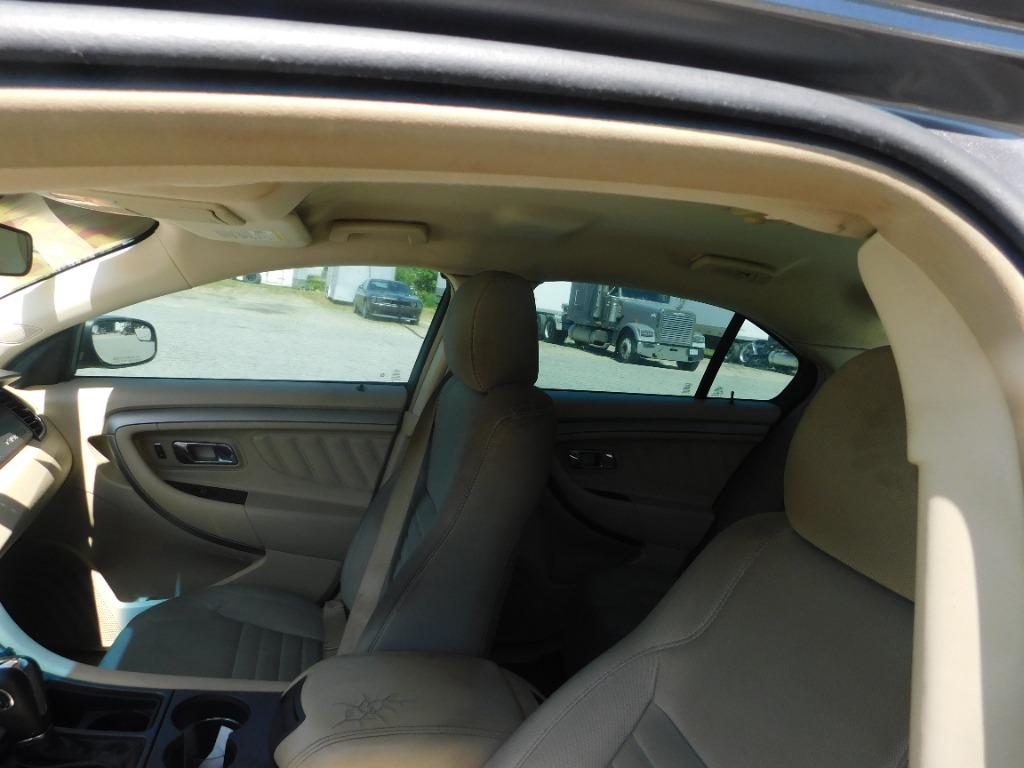 2013 Ford Taurus SE - Photo 11
