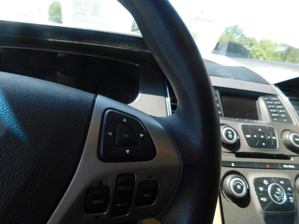 2013 Ford Taurus SE - Photo 14