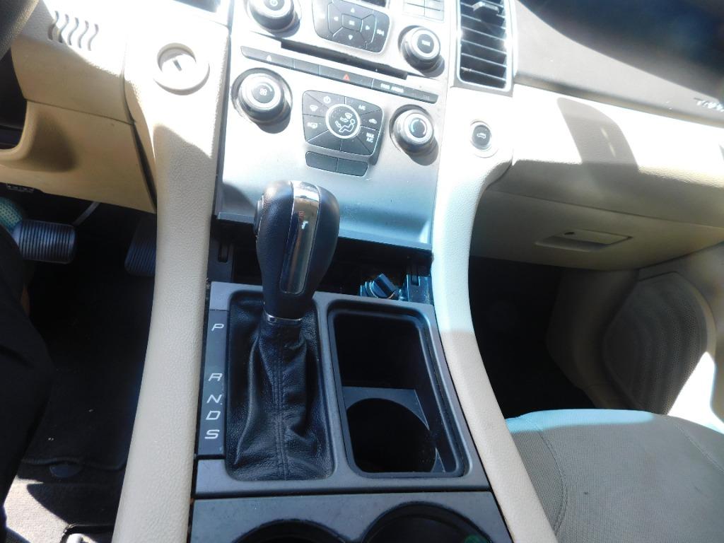 2013 Ford Taurus SE - Photo 17