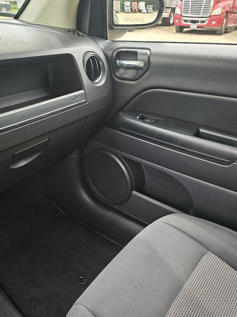 2012 Jeep Compass Sport - Photo 12